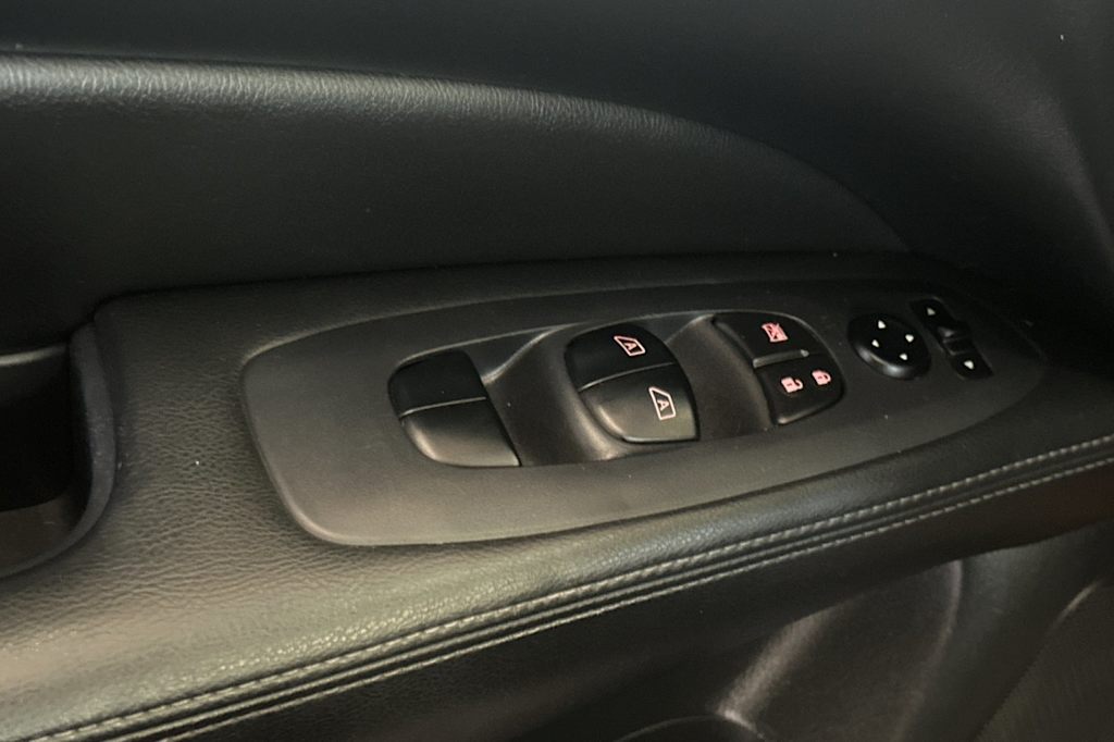 Thumbnail: 2017 Nissan Pathfinder - 22