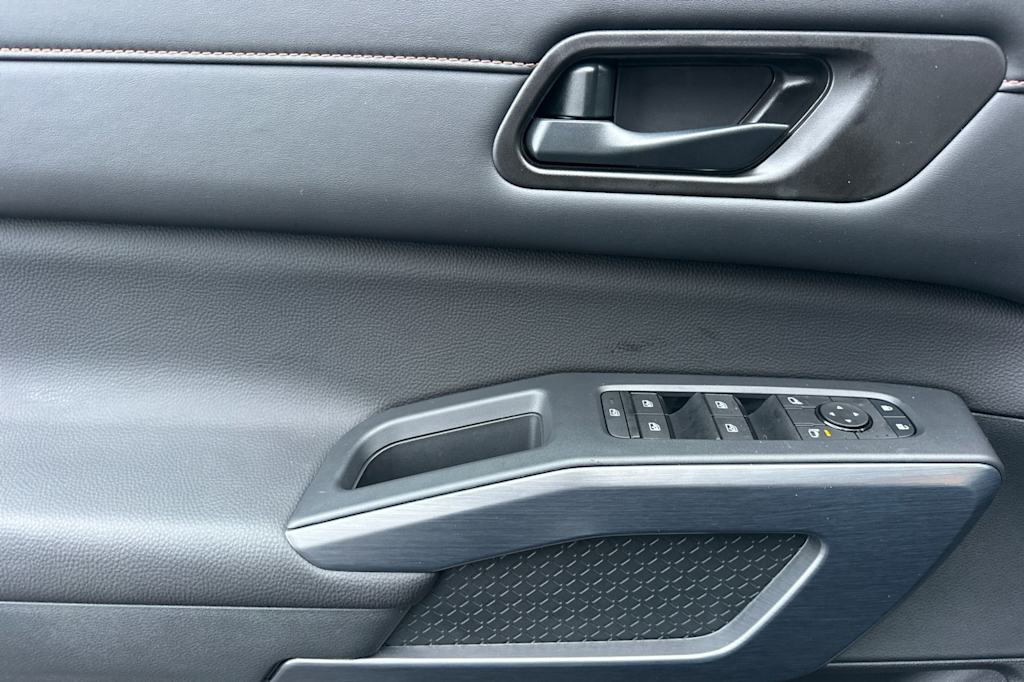 Thumbnail: 2025 Nissan Pathfinder - 21