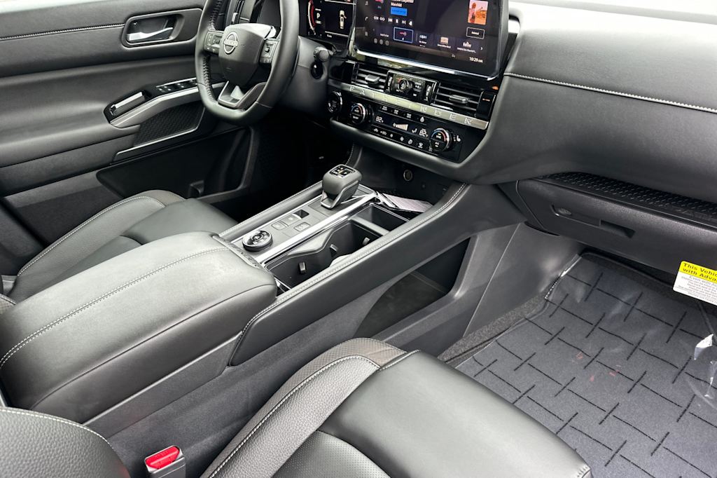 Thumbnail: 2026 Nissan Pathfinder - 12