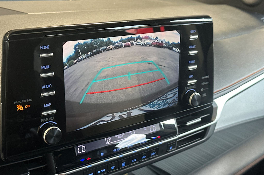 Thumbnail: 2022 Toyota Sienna - 26