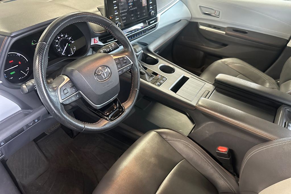 Thumbnail: 2022 Toyota Sienna - 9
