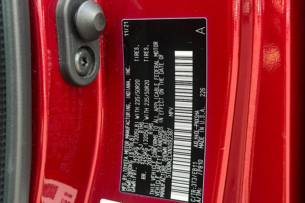 Thumbnail: 2022 Toyota Sienna - 16