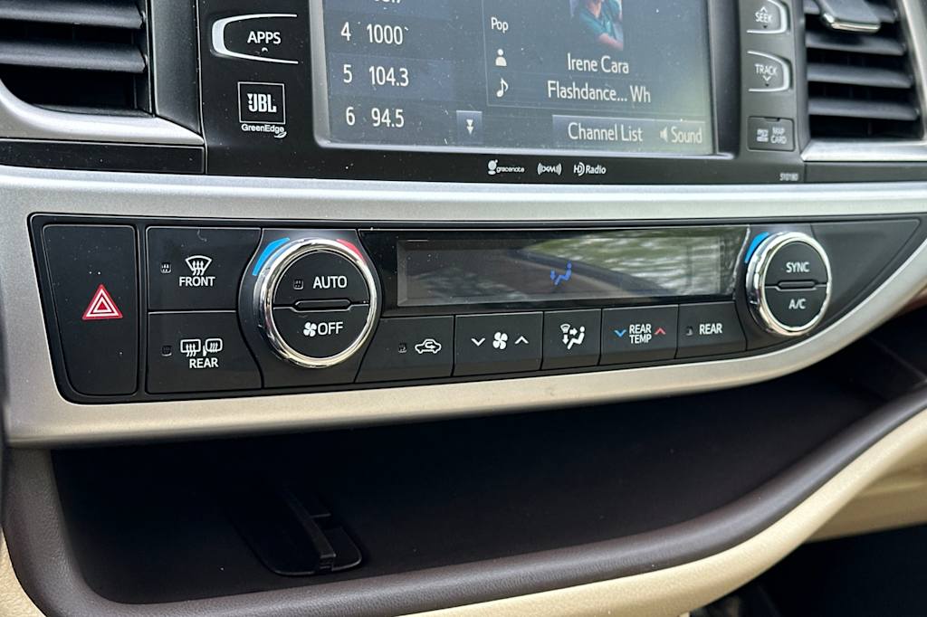 Thumbnail: 2017 Toyota Highlander - 27