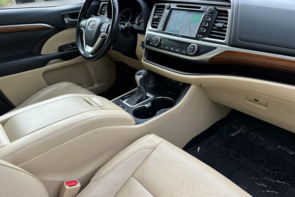 Thumbnail: 2017 Toyota Highlander - 13