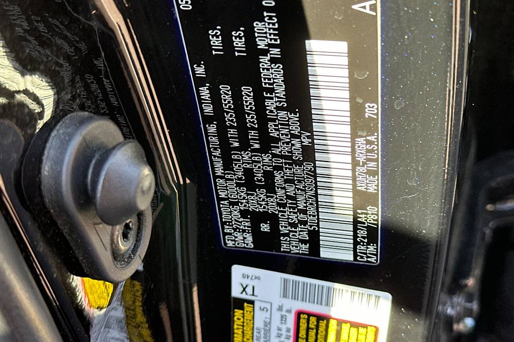 Thumbnail: 2022 Toyota Highlander - 17