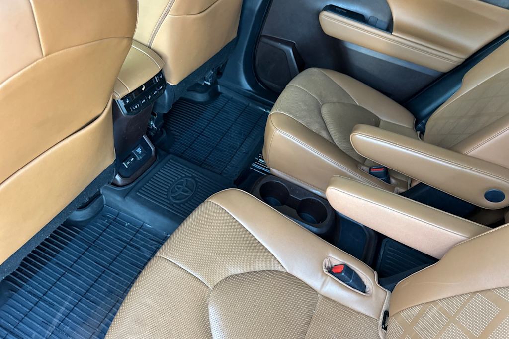 Thumbnail: 2022 Toyota Highlander - 19