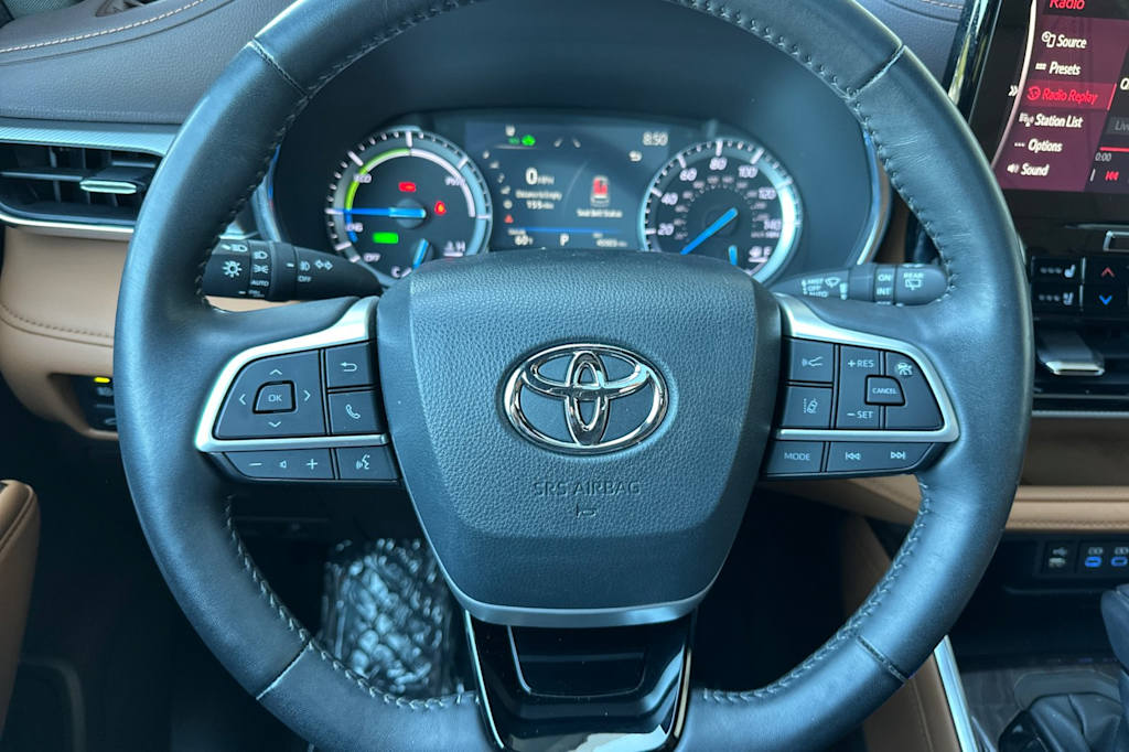 Thumbnail: 2022 Toyota Highlander - 29