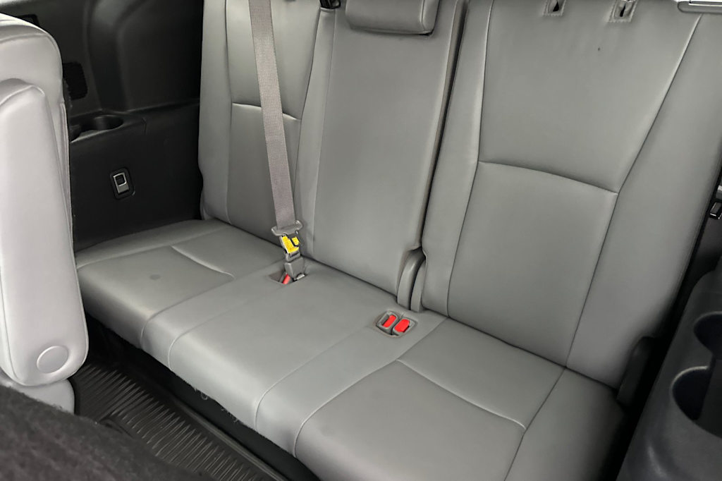 Thumbnail: 2022 Toyota Highlander - 23