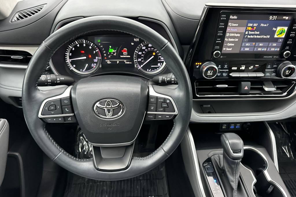 Thumbnail: 2022 Toyota Highlander - 9