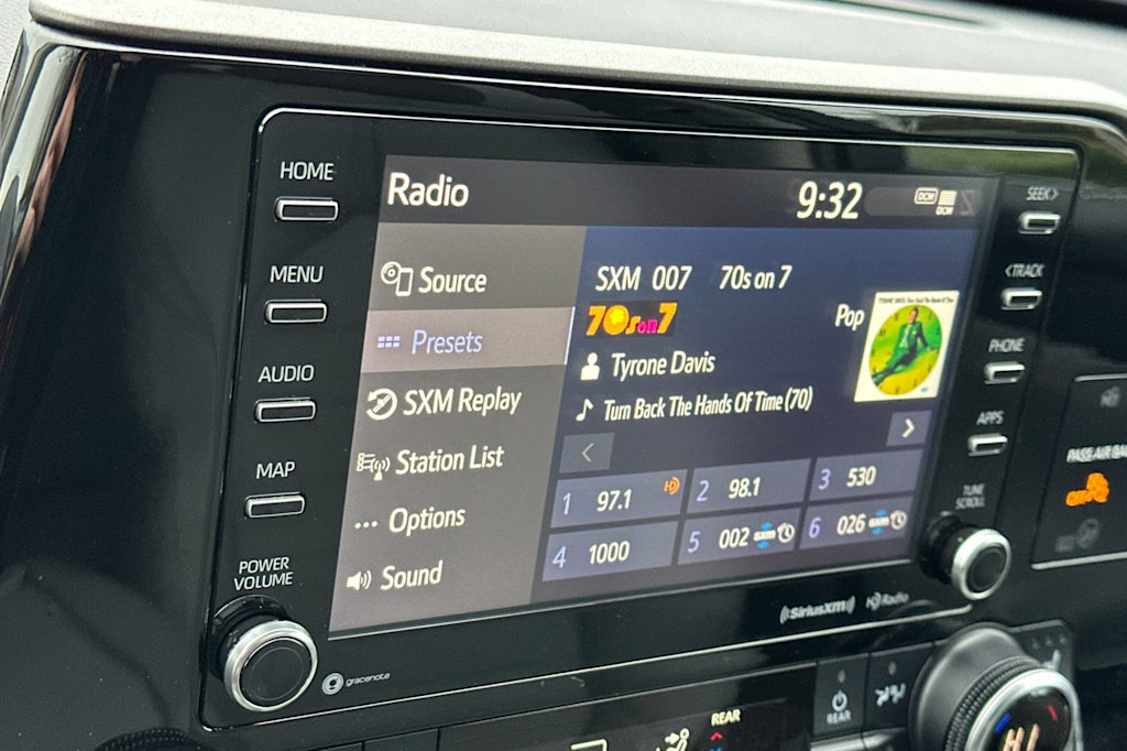 Thumbnail: 2022 Toyota Highlander - 13