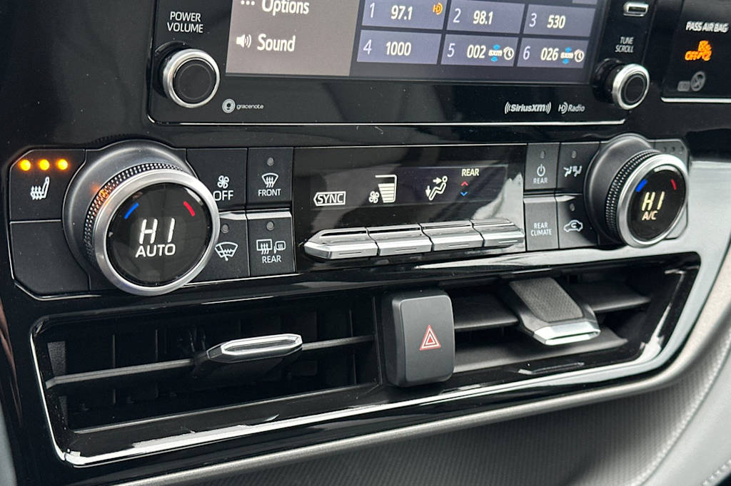 Thumbnail: 2022 Toyota Highlander - 26