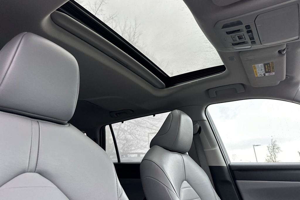 Thumbnail: 2022 Toyota Highlander - 24