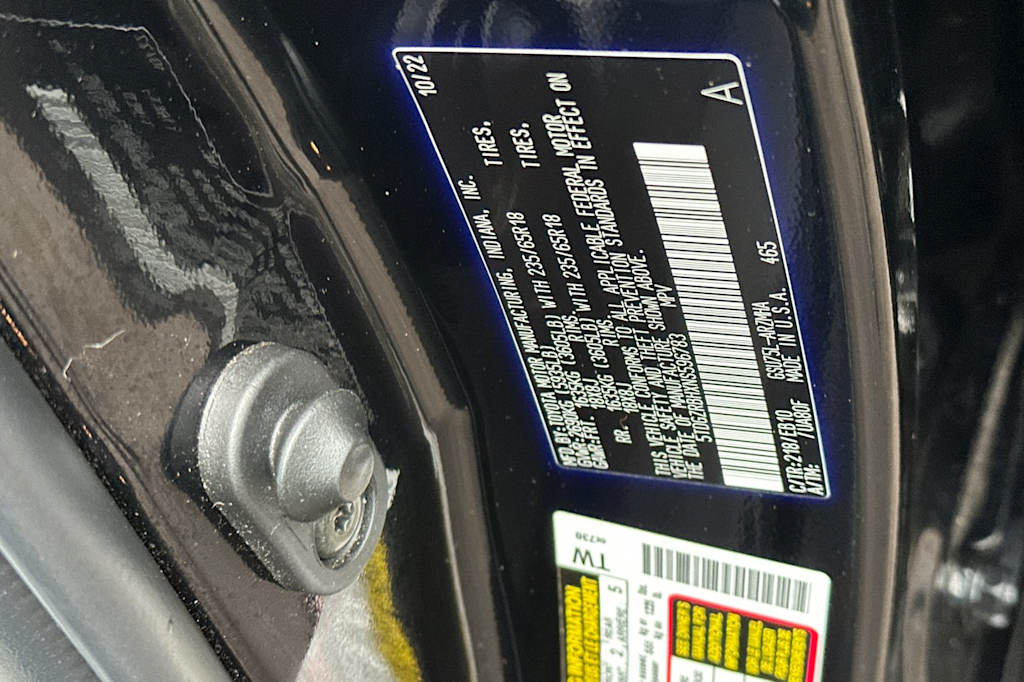 Thumbnail: 2022 Toyota Highlander - 17