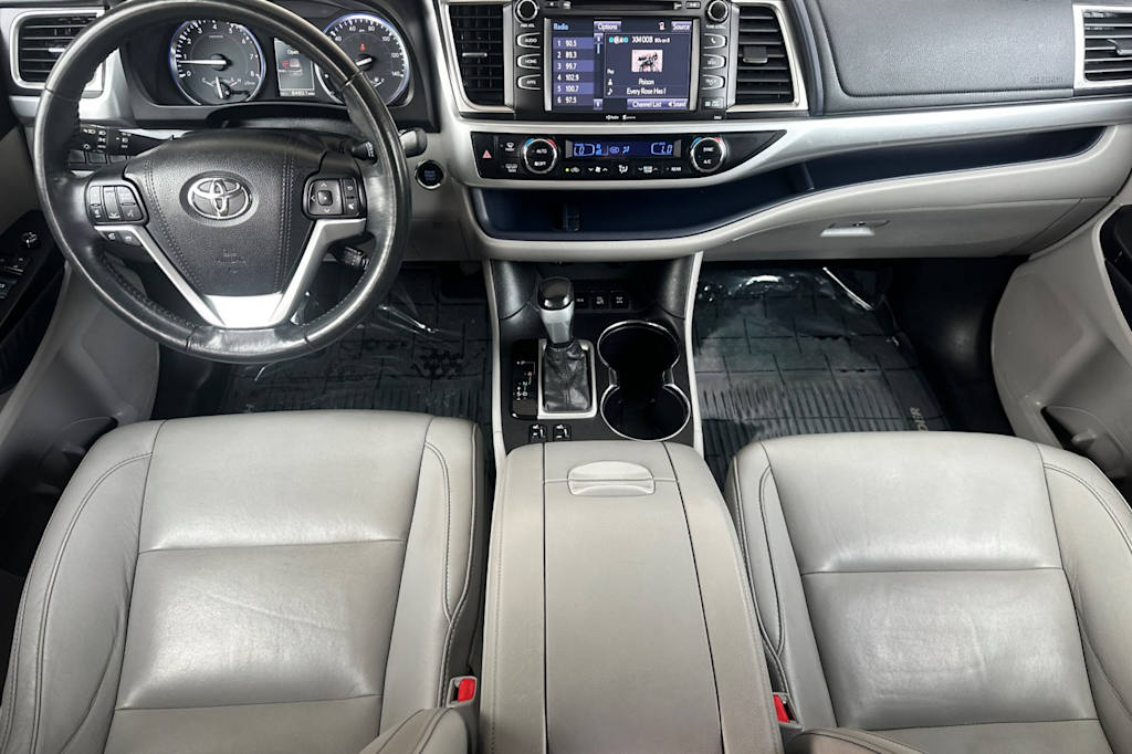 Thumbnail: 2015 Toyota Highlander - 2