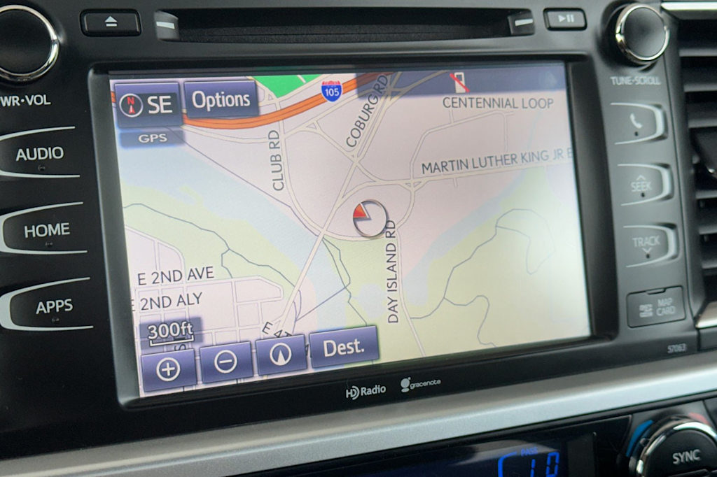Thumbnail: 2015 Toyota Highlander - 25