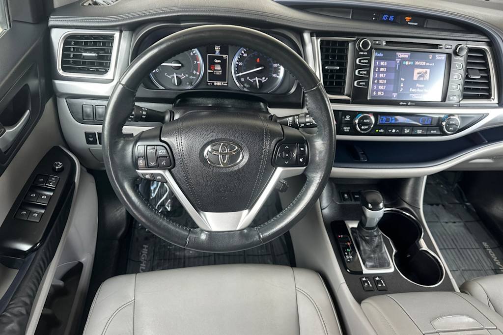 Thumbnail: 2015 Toyota Highlander - 12