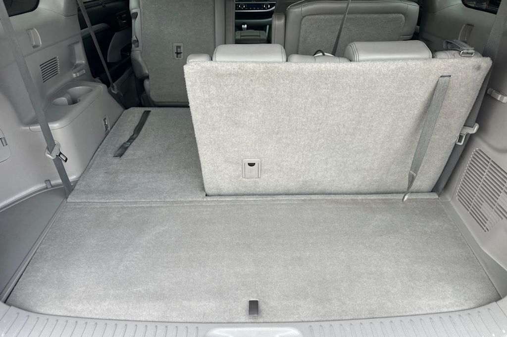 Thumbnail: 2015 Toyota Highlander - 16
