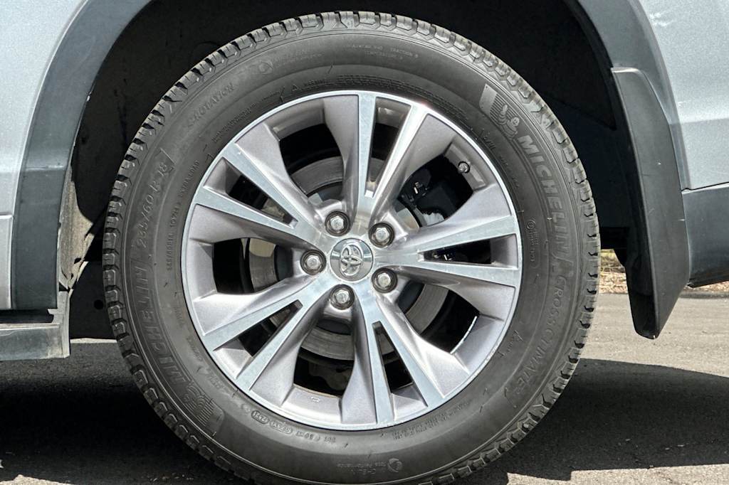 Thumbnail: 2015 Toyota Highlander - 8