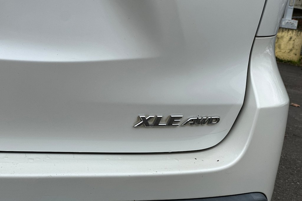 Thumbnail: 2015 Toyota Highlander - 7