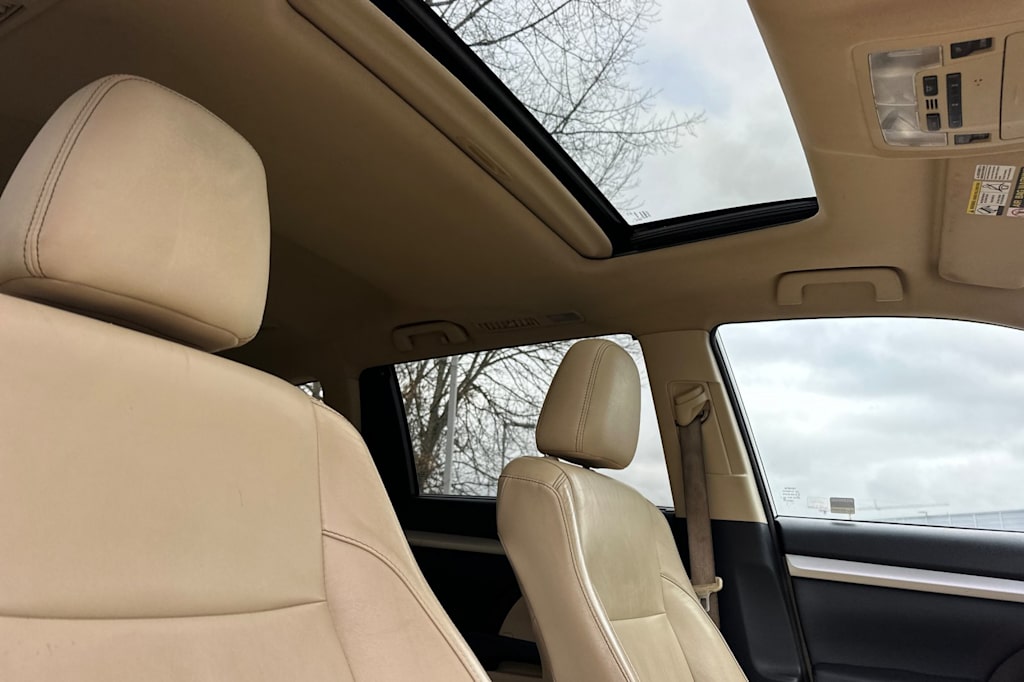 Thumbnail: 2015 Toyota Highlander - 24