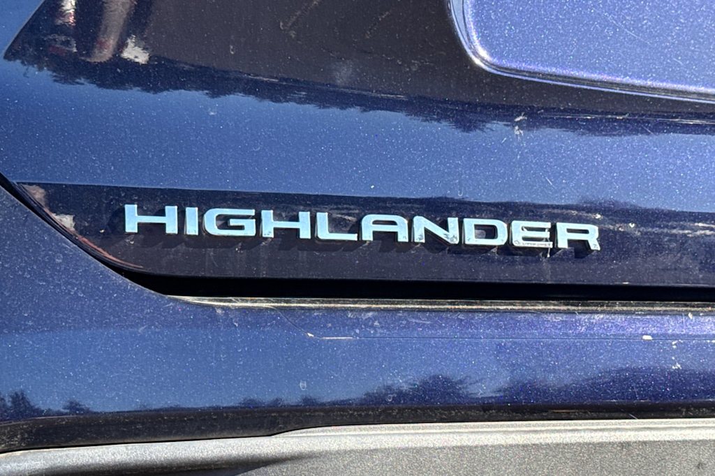 Thumbnail: 2021 Toyota Highlander - 7