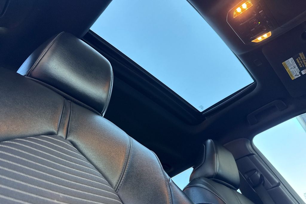 Thumbnail: 2021 Toyota Highlander - 24