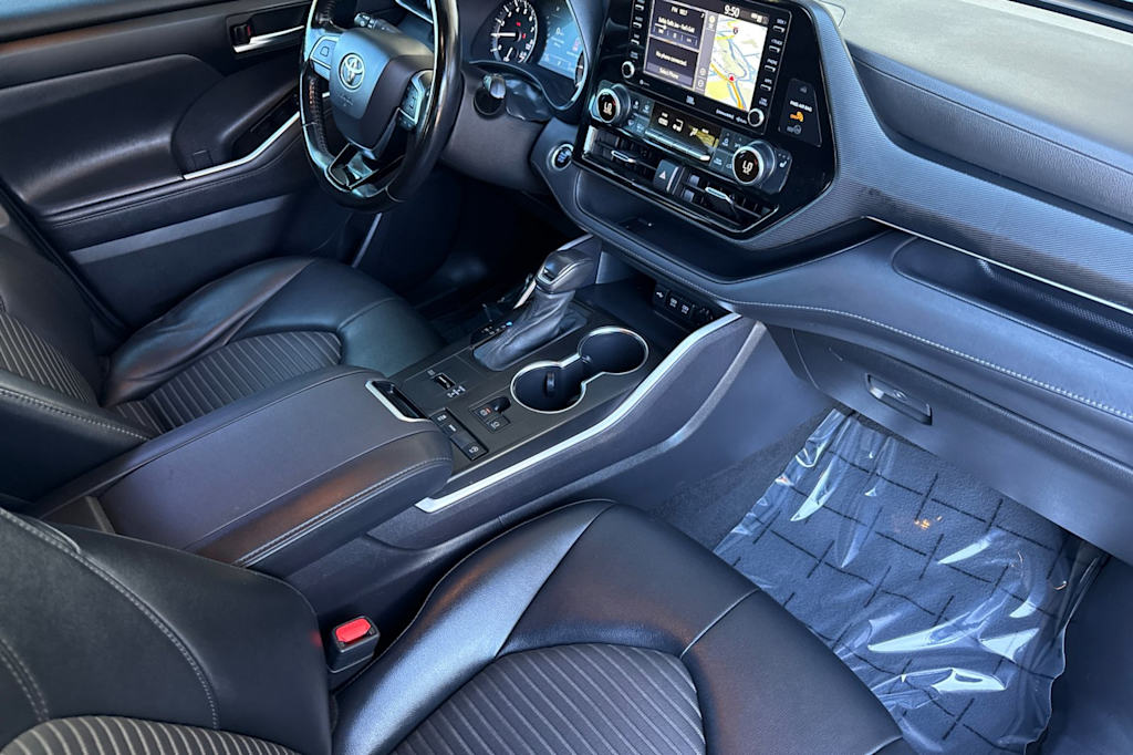 Thumbnail: 2021 Toyota Highlander - 11