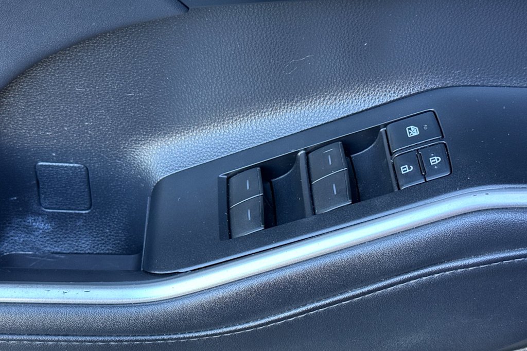 Thumbnail: 2021 Toyota Highlander - 22