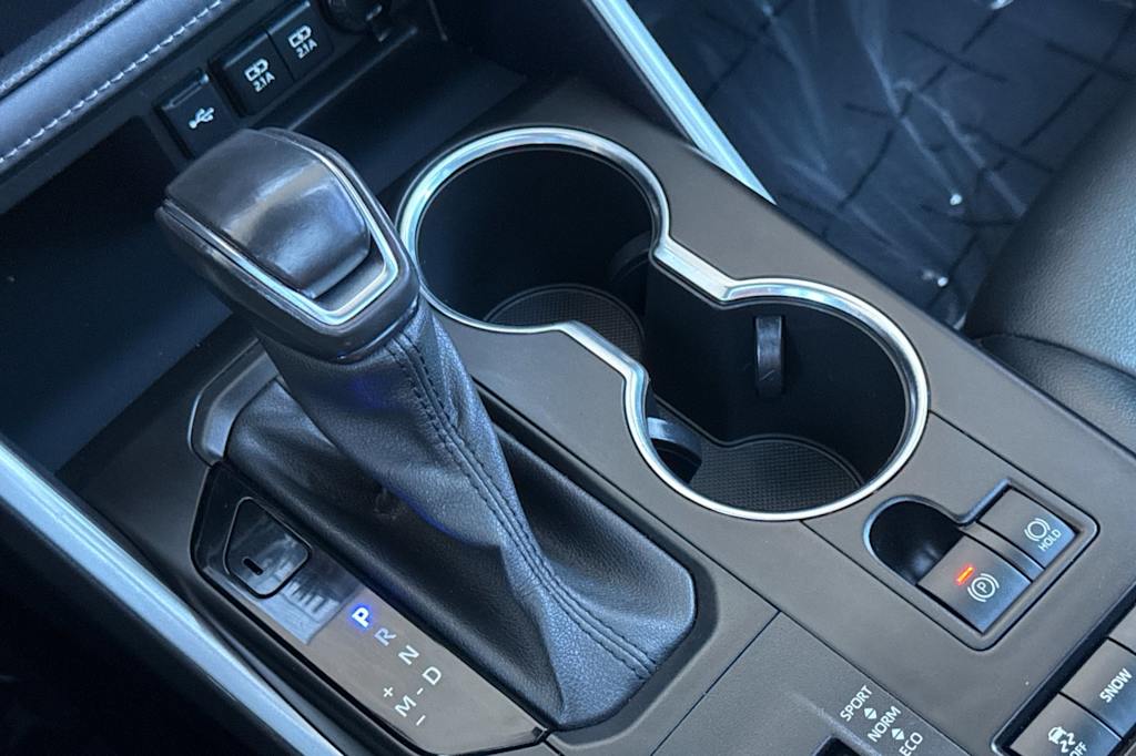Thumbnail: 2021 Toyota Highlander - 14