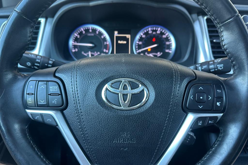 Thumbnail: 2018 Toyota Highlander - 29