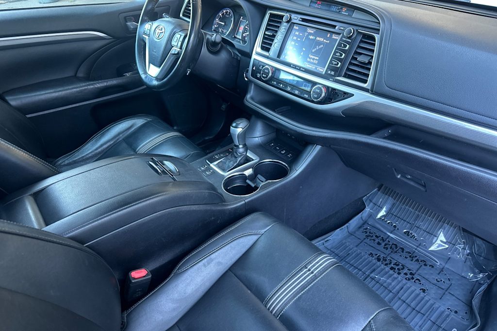 Thumbnail: 2018 Toyota Highlander - 12