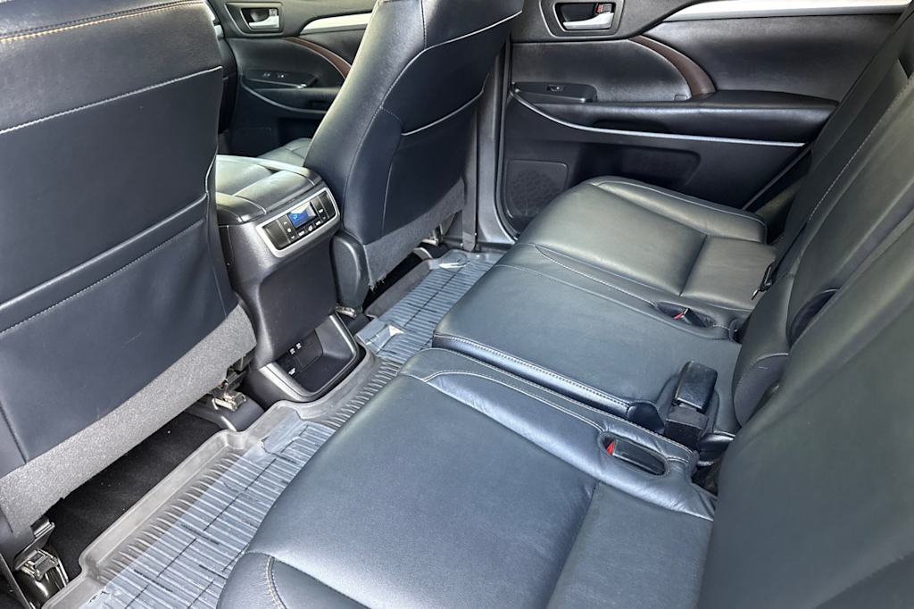 Thumbnail: 2017 Toyota Highlander - 11