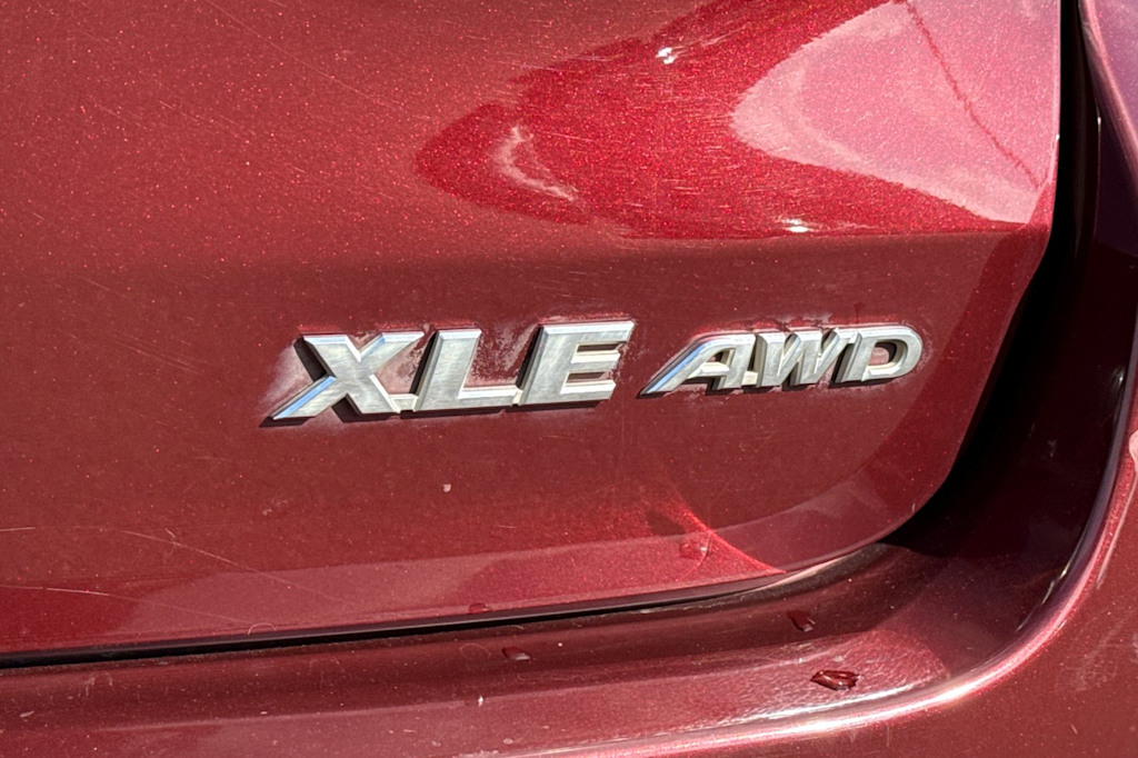 Thumbnail: 2017 Toyota Highlander - 7