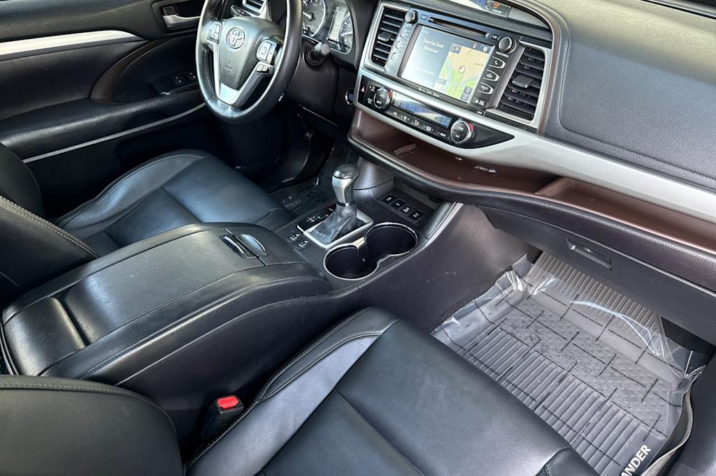 Thumbnail: 2017 Toyota Highlander - 12