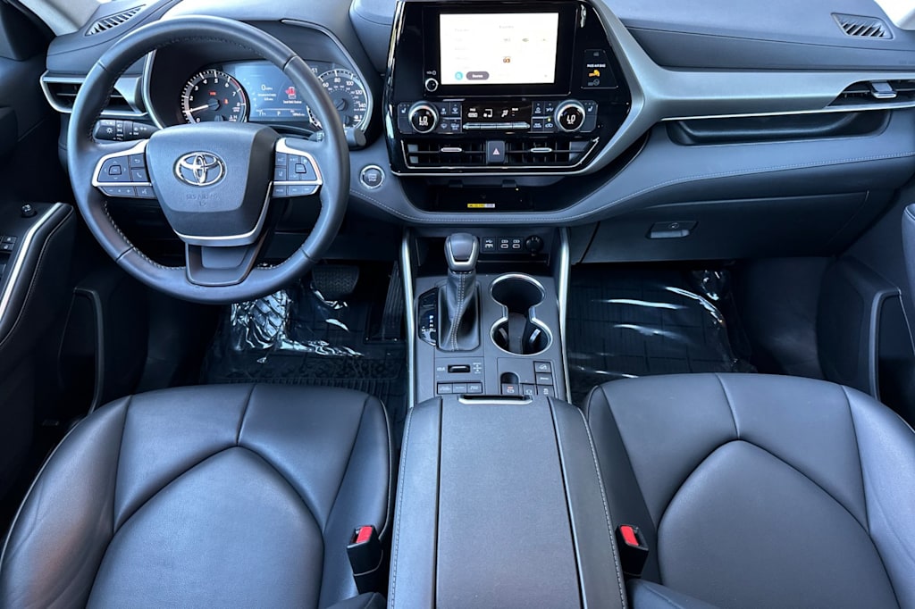 Thumbnail: 2023 Toyota Highlander - 2