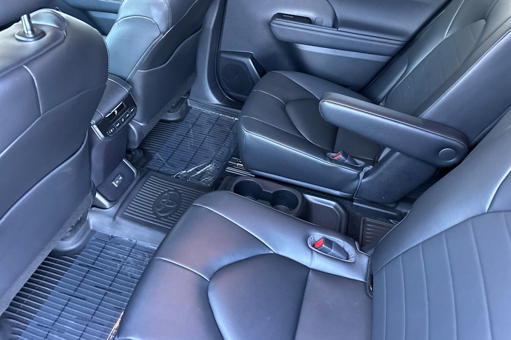 Thumbnail: 2023 Toyota Highlander - 19
