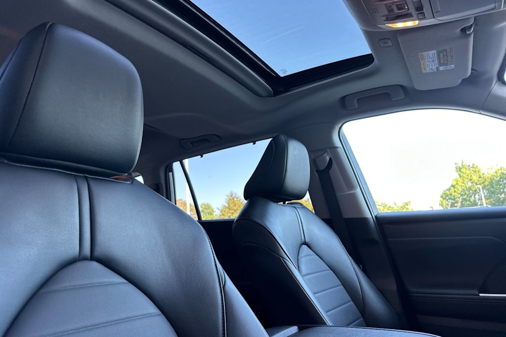 Thumbnail: 2023 Toyota Highlander - 24