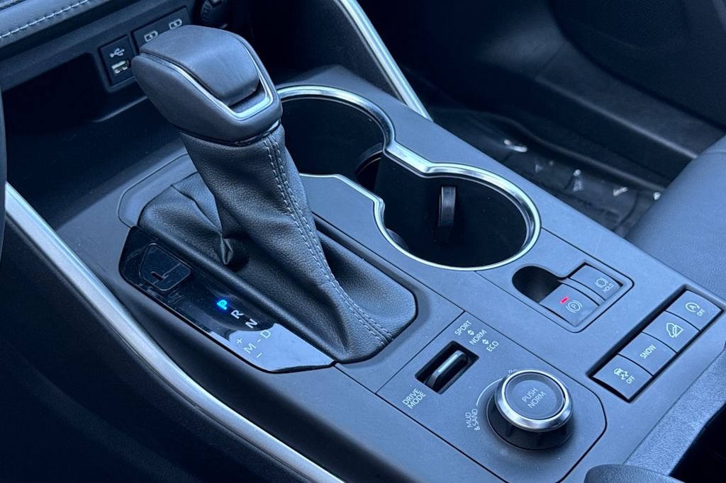 Thumbnail: 2022 Toyota Highlander - 14