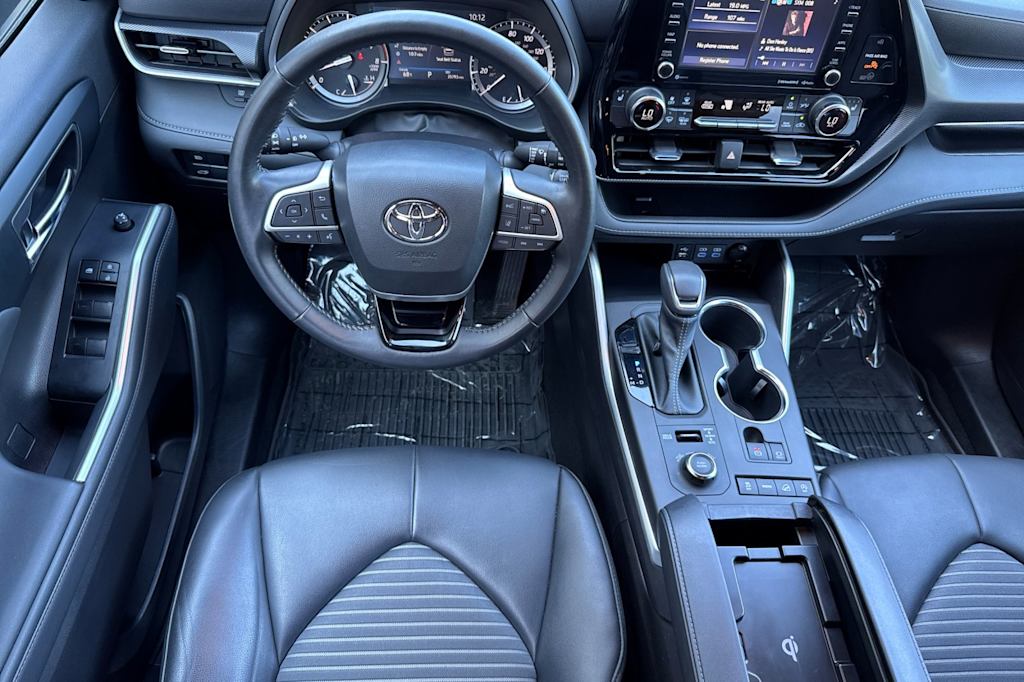 Thumbnail: 2022 Toyota Highlander - 12