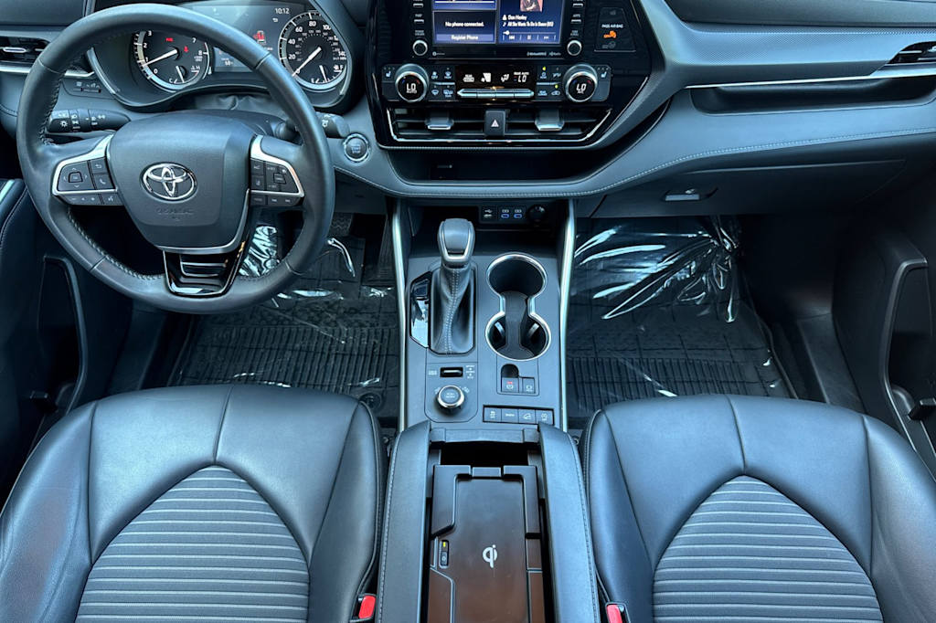 Thumbnail: 2022 Toyota Highlander - 2