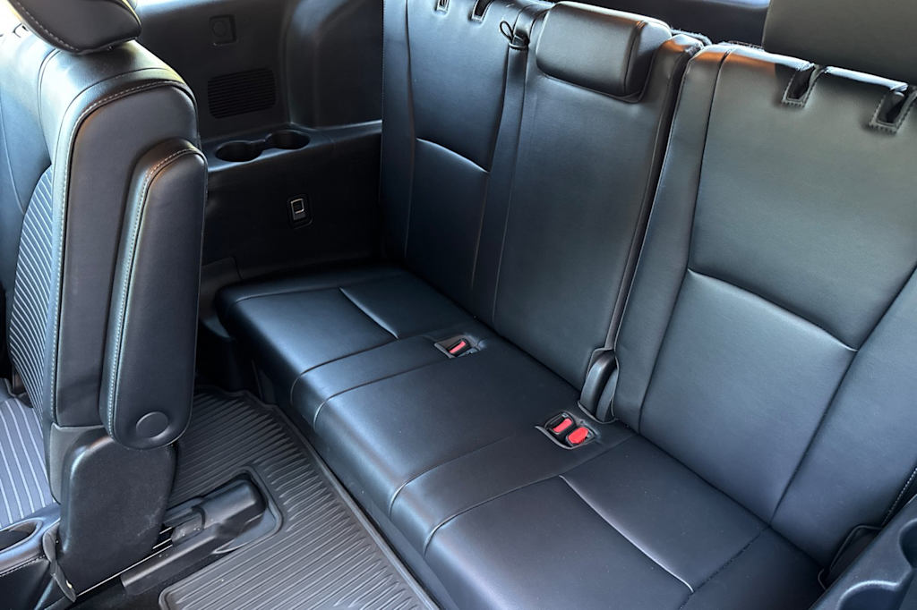 Thumbnail: 2022 Toyota Highlander - 23