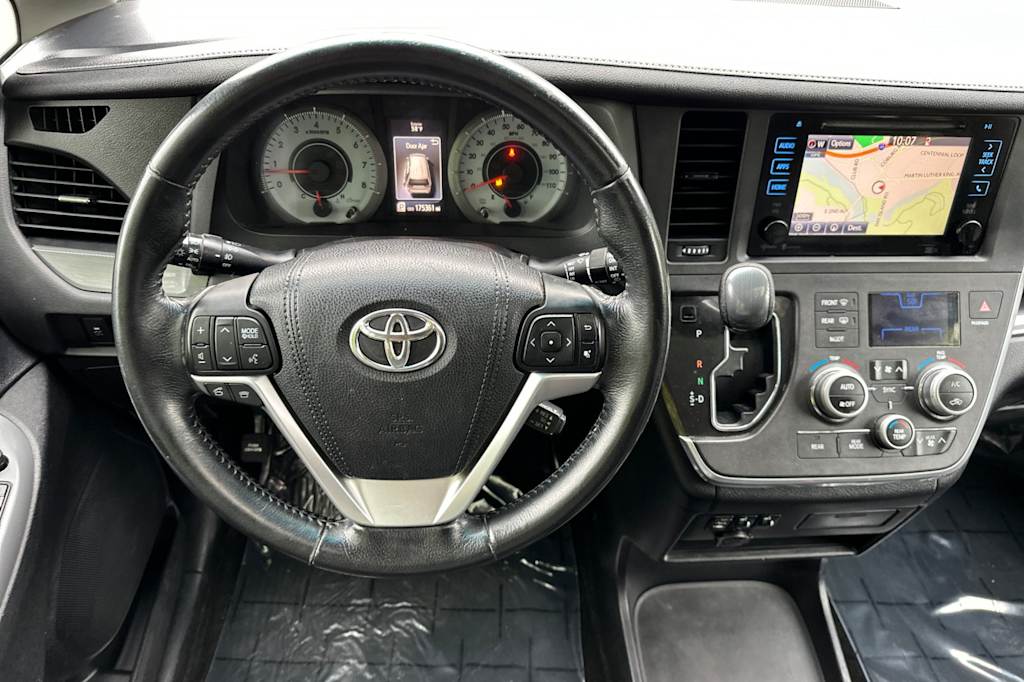 Thumbnail: 2015 Toyota Sienna - 11