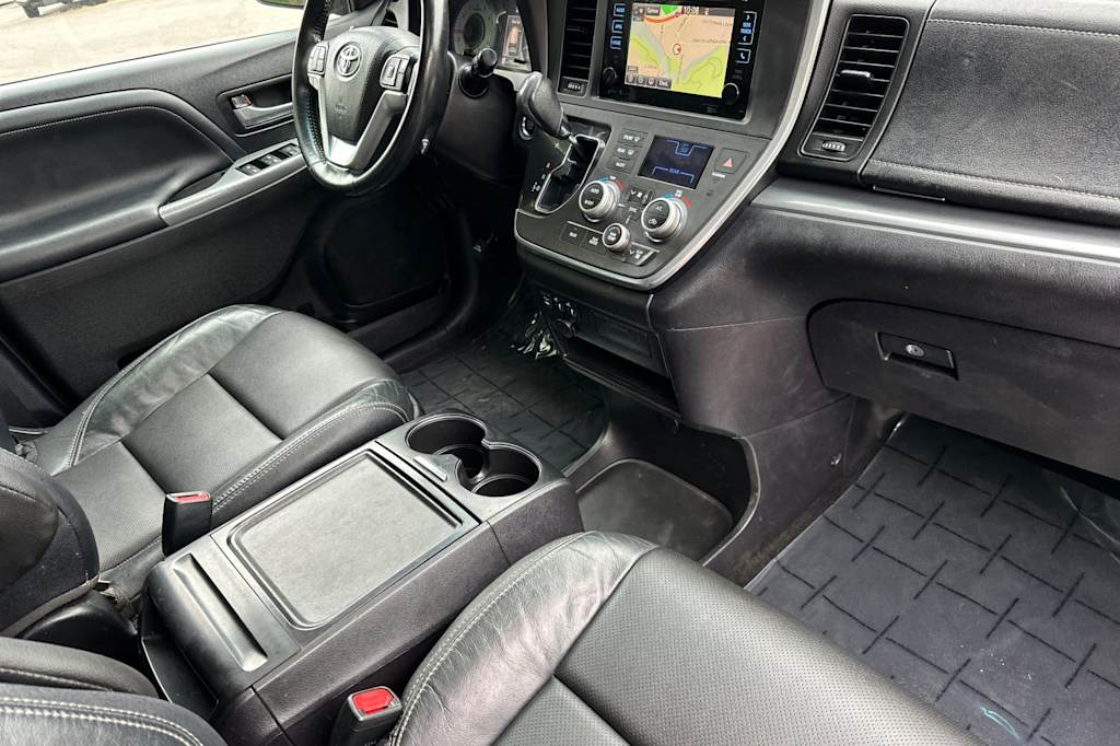 Thumbnail: 2015 Toyota Sienna - 12