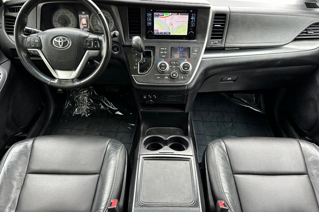 Thumbnail: 2015 Toyota Sienna - 2