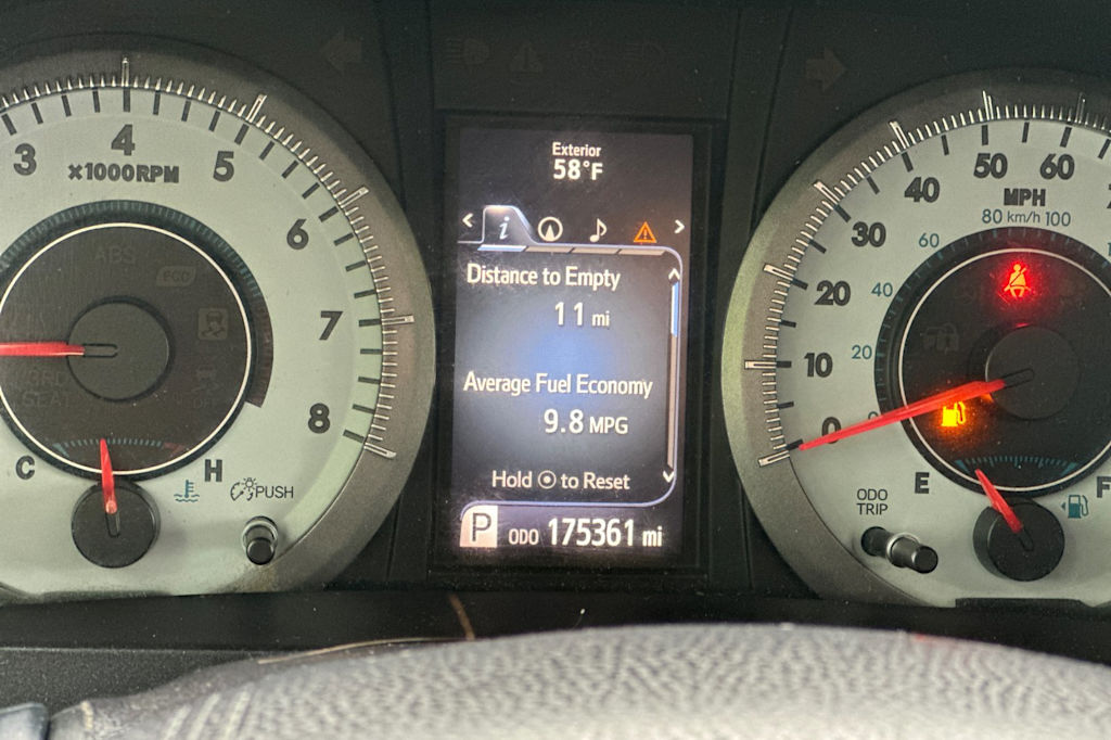 Thumbnail: 2015 Toyota Sienna - 30