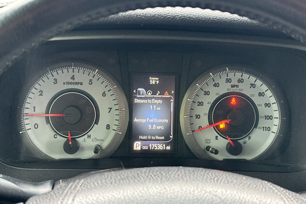 Thumbnail: 2015 Toyota Sienna - 15