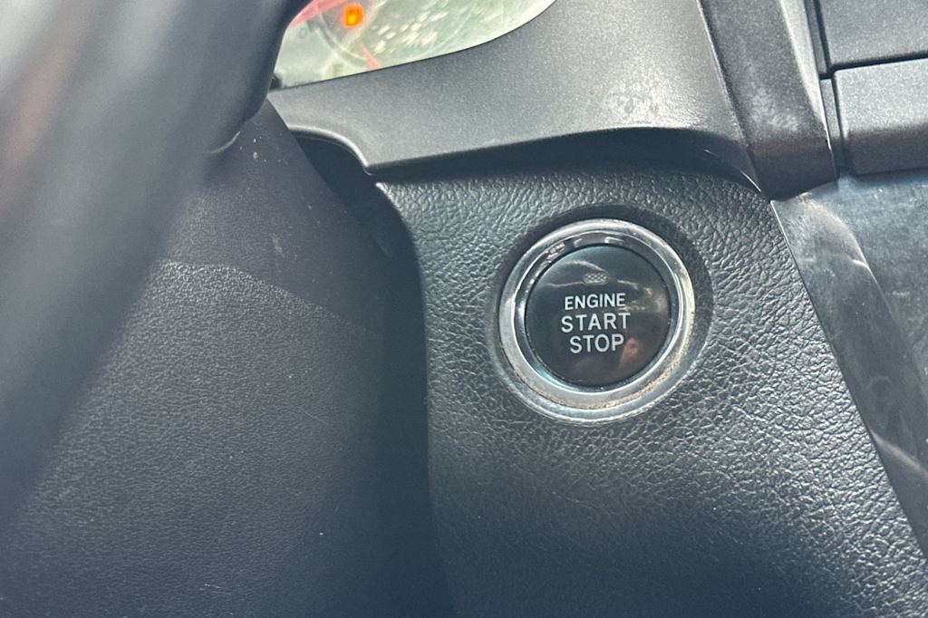 Thumbnail: 2015 Toyota Sienna - 28