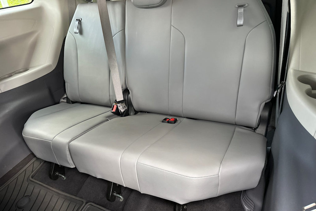 Thumbnail: 2022 Toyota Sienna - 23