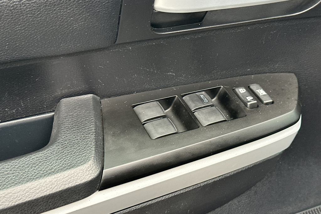 Thumbnail: 2019 Toyota Tundra - 21