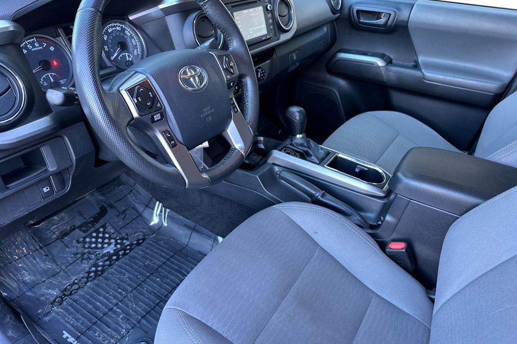 2018 Toyota Tacoma SR5 8